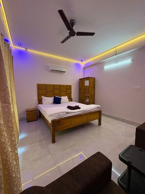 Suite | Una scrivania, postazione laptop, Wi-Fi