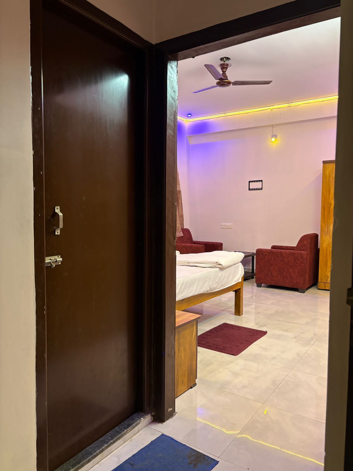 Desk, laptop workspace, WiFi