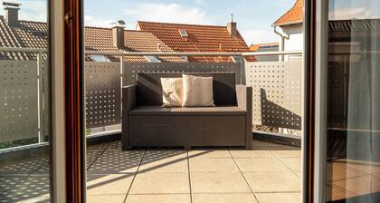 Spacious 3BR in Böblingen, Walk to Lakes, Transit & Authentic German Restaurant