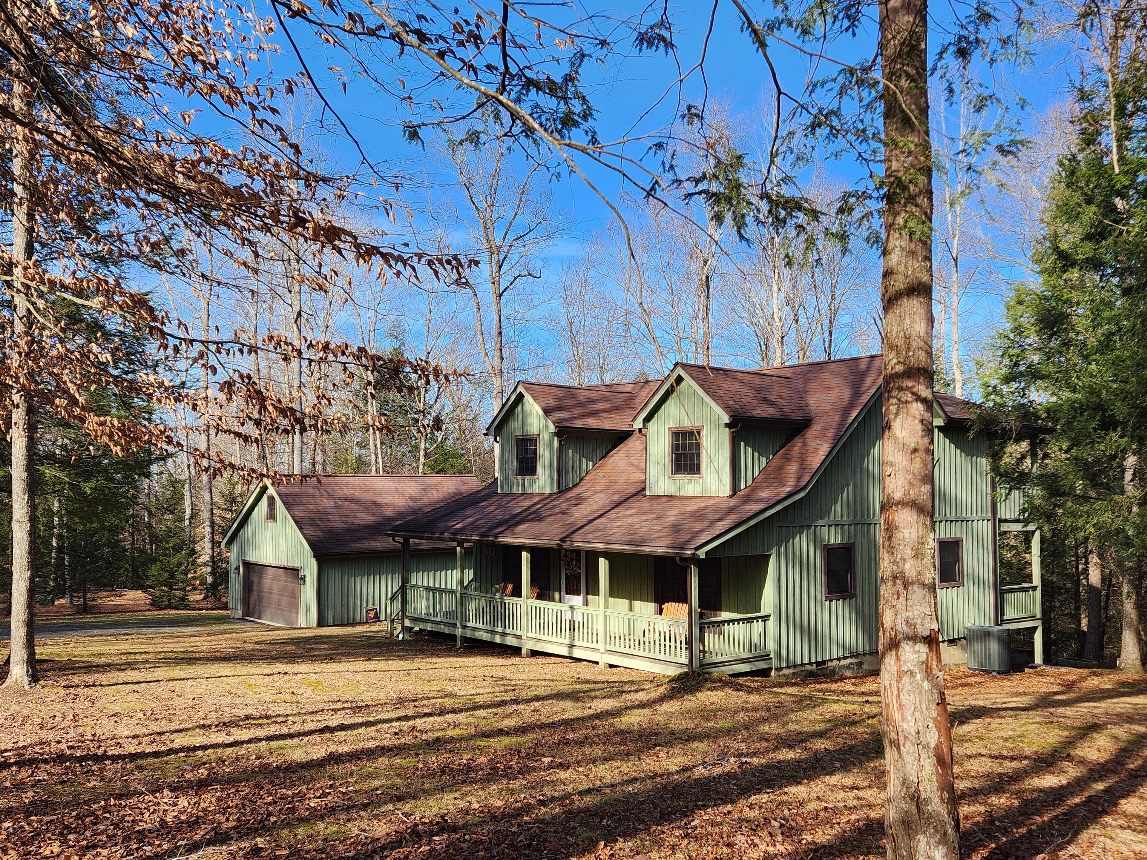 The Gorge Getaway sits on 2 acres in a private wooded community. 