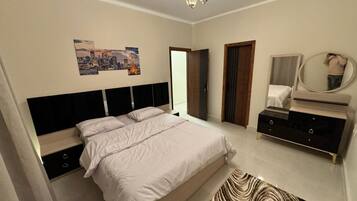 7 bedrooms, WiFi, bed sheets