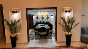 Dining - 7-bedroom palace for daily rent Luxury living, privacy, and premium amenities. (El Sheikh Zayed City)