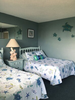 2 bedrooms, iron/ironing board, WiFi, bed sheets - Flagler Beach Condo- Pet Friendly w/Ocean View Balcony & Beachfront Pool (Flagler Beach)