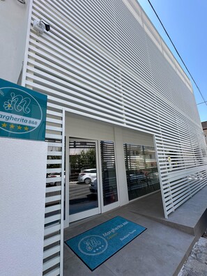 Front of property - B&B Margherita (Lido Marini)
