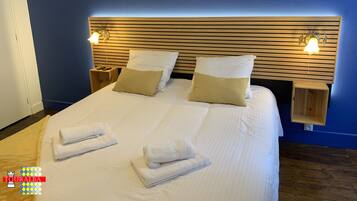 3 slaapkamers, een bureau, een strijkplank/strijkijzer, wifi