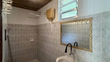 Comfort Double Room | Bathroom shower