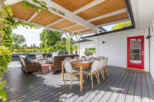 Sonoma Country Escape: Pool, Hot Tub, Bocce & Garden. 5 min from Son. Plaza