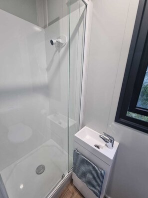 Bathroom - Gore Bay View (Gore Bay)