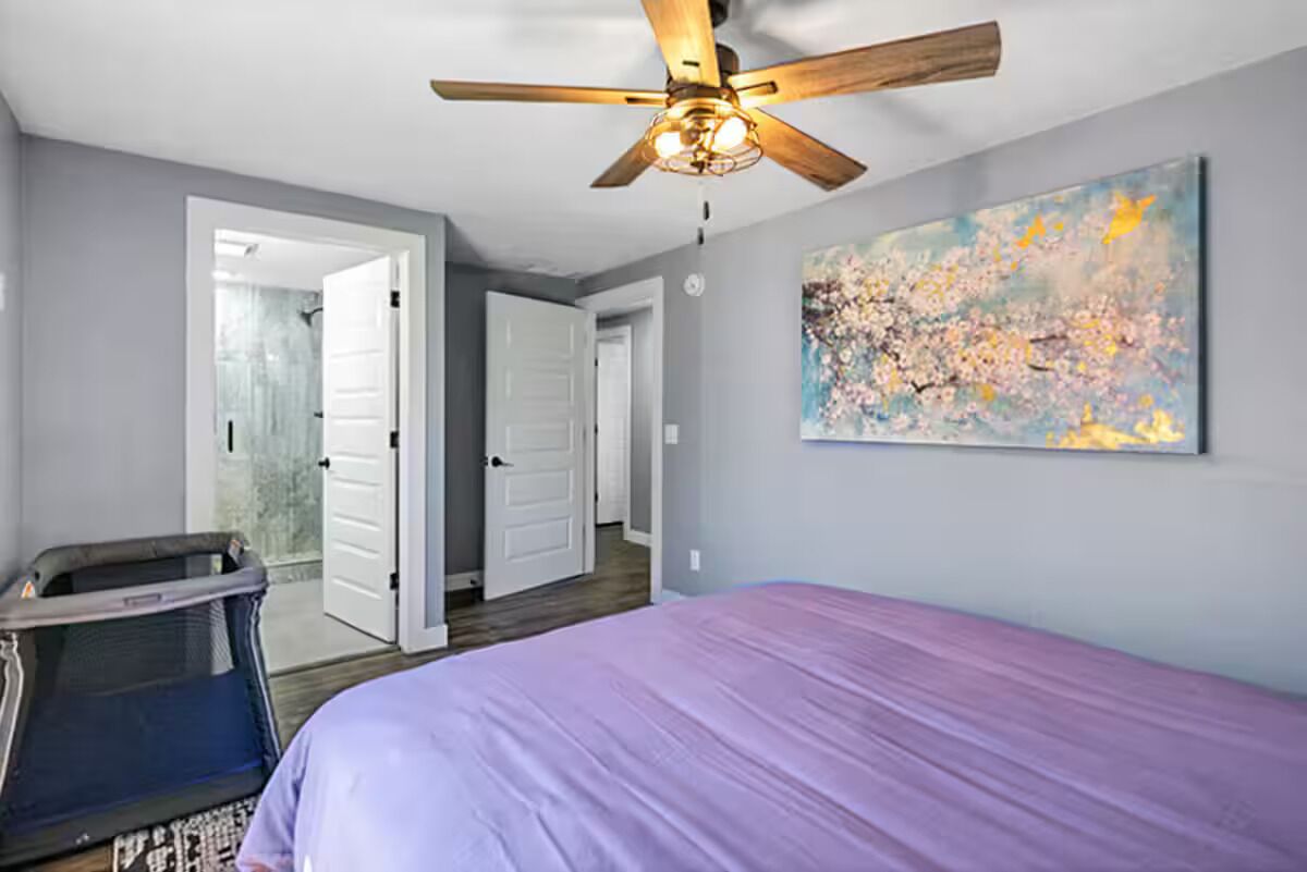 3 bedrooms, iron/ironing board, WiFi, bed sheets