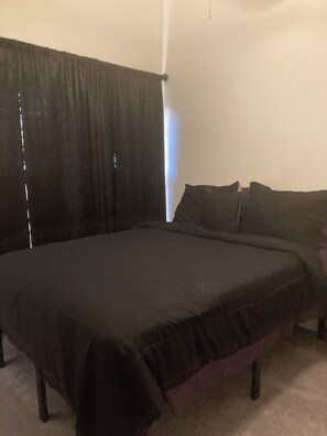 2 bedrooms, internet, bed sheets