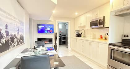 2BR Walkout Suite | 2 Parking | Pool | Walk to GO