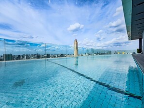 Appartement, 1 slaapkamer, balkon, uitzicht op tuin | Zwembad | Een buitenzwembad