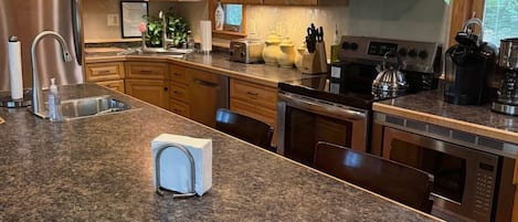 Refrigerador, microondas, horno, placa de cocina