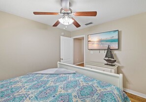 Fer et planche à repasser, accès à Internet, literie fournie