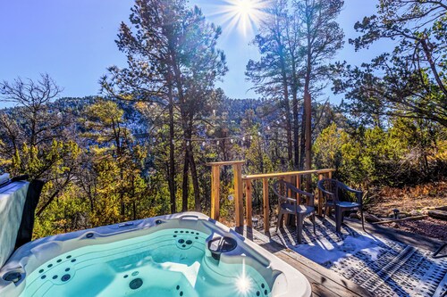 Mountain Top Cabin with a View - Bear Cabin