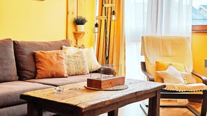 Living area - Enjoyable 1-bedroom apartment with AC in lovely Bansko FOREST NEST (Bansko)