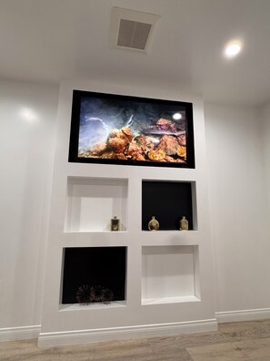Interior - Cozy 1-bedroom house in peaceful Los Angeles with AC (Los Angeles)