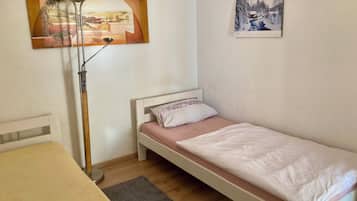 Internet, bed sheets