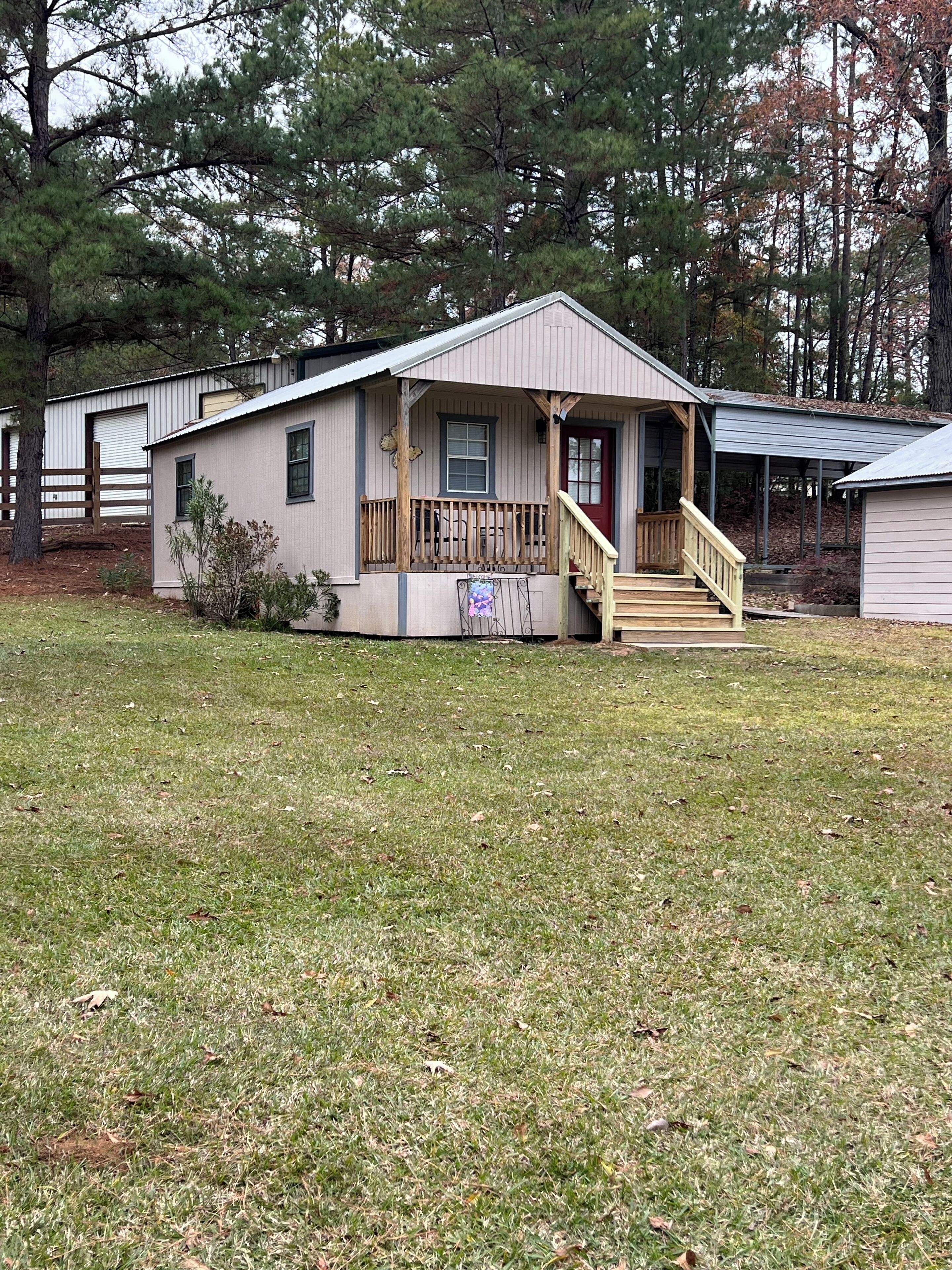 Cabin with parking area


