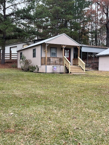 Cozy Cabin on Angelina River near Lake Sam Rayburn-Pool, Boat Parking, Fishing
