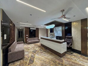 Reception - Hotel Pragya Paradise (Sanwer)