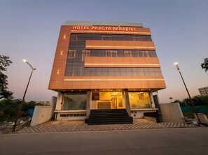 Front of property - Hotel Pragya Paradise (Sanwer)