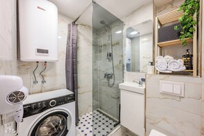 Bathroom - Cozy 1-bedroom apartment near Kaunas airport (Karmėlava II, 54456 Kaunas district)