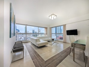 Perhehuoneisto, kaupunkinäköala | Oleskelualue