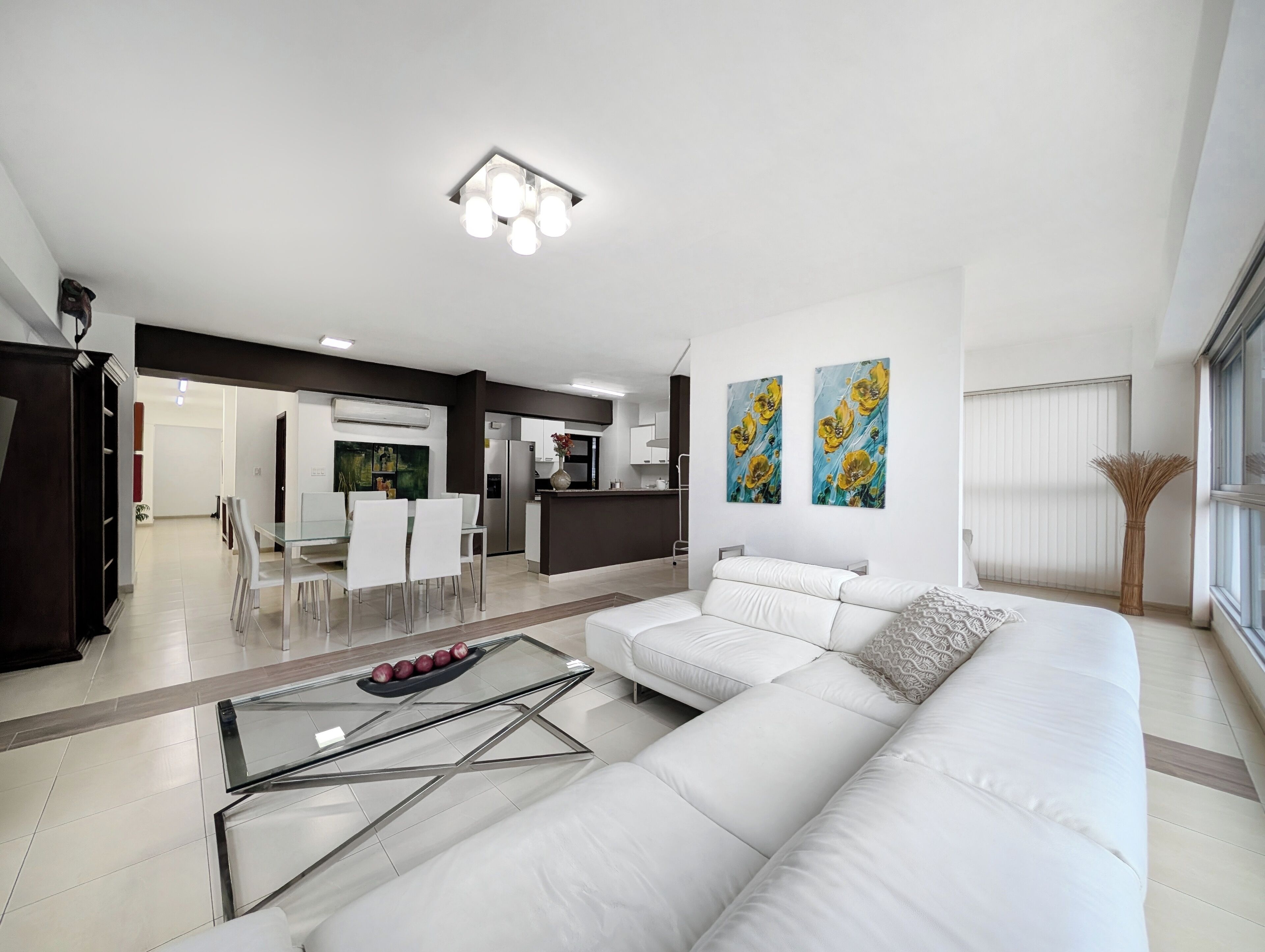 Departamento familiar, vista a la ciudad | Área de sala de estar