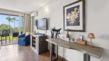 Condo, 1 Queen Bed with Sofa bed, Lanai, Ocean View (Island Surf 304) | Living area