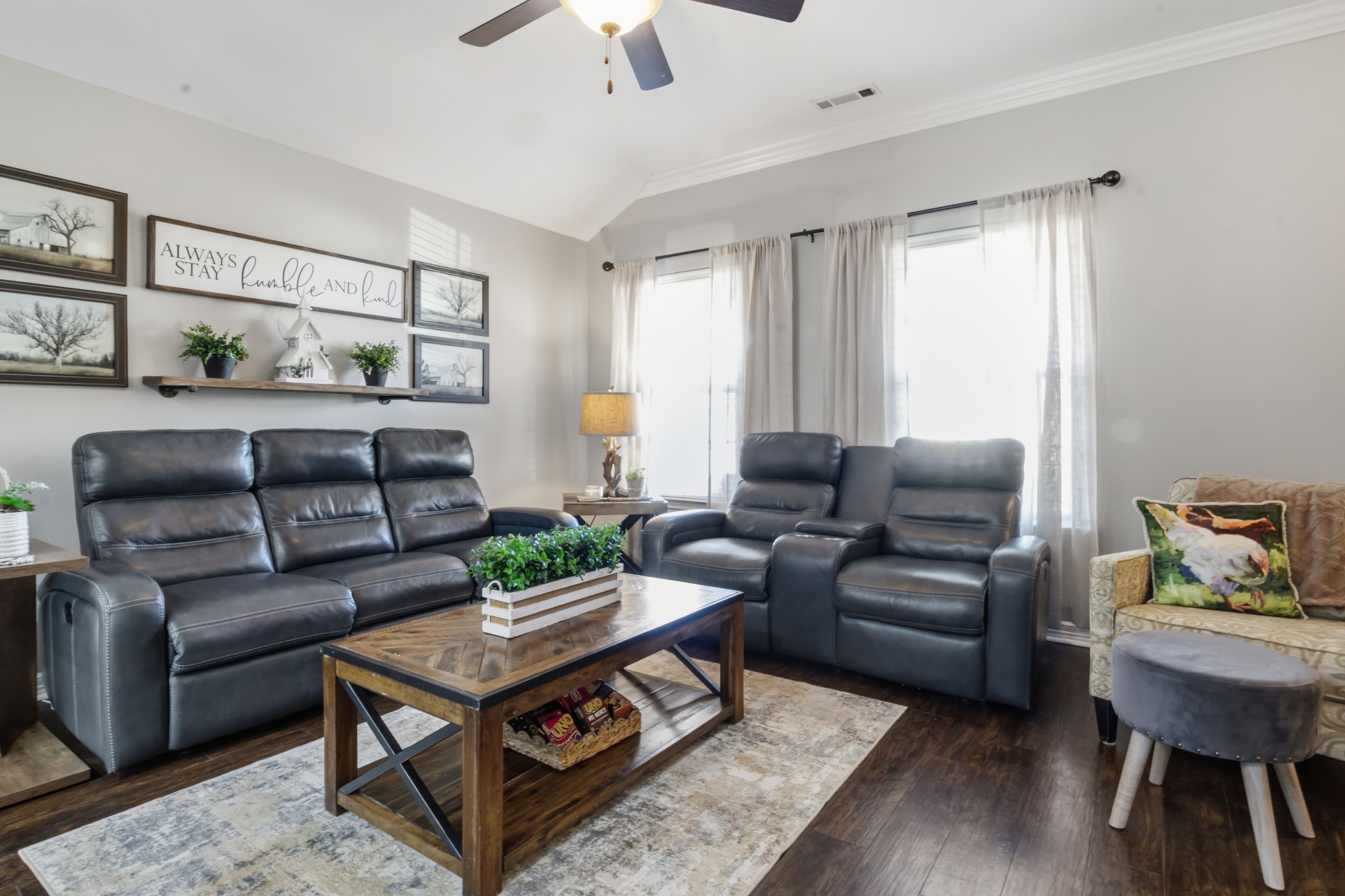 Smart-TV, peis og bordtennis