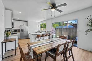 Dining - Hot Tub - Firepit - Prime Location - Belmont Shore Retreat - FIFA 2026 (Long Beach)