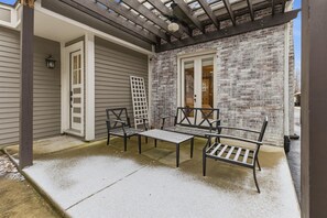 Terrace/patio - Cozy SoBro 3BR Retreat with Patio (Indianapolis)