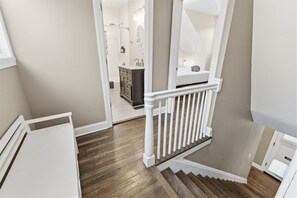 3 chambres, fer et planche à repasser, Wi-Fi, draps fournis