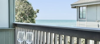 Nearly-Beachfront 6 bedrooms + Dog