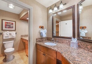 Towels, soap, toilet paper - Hotel-style studiow w/ 291 sq. ft. located @ Terrace bldg. Sleeps 2 guests. (Stateline)