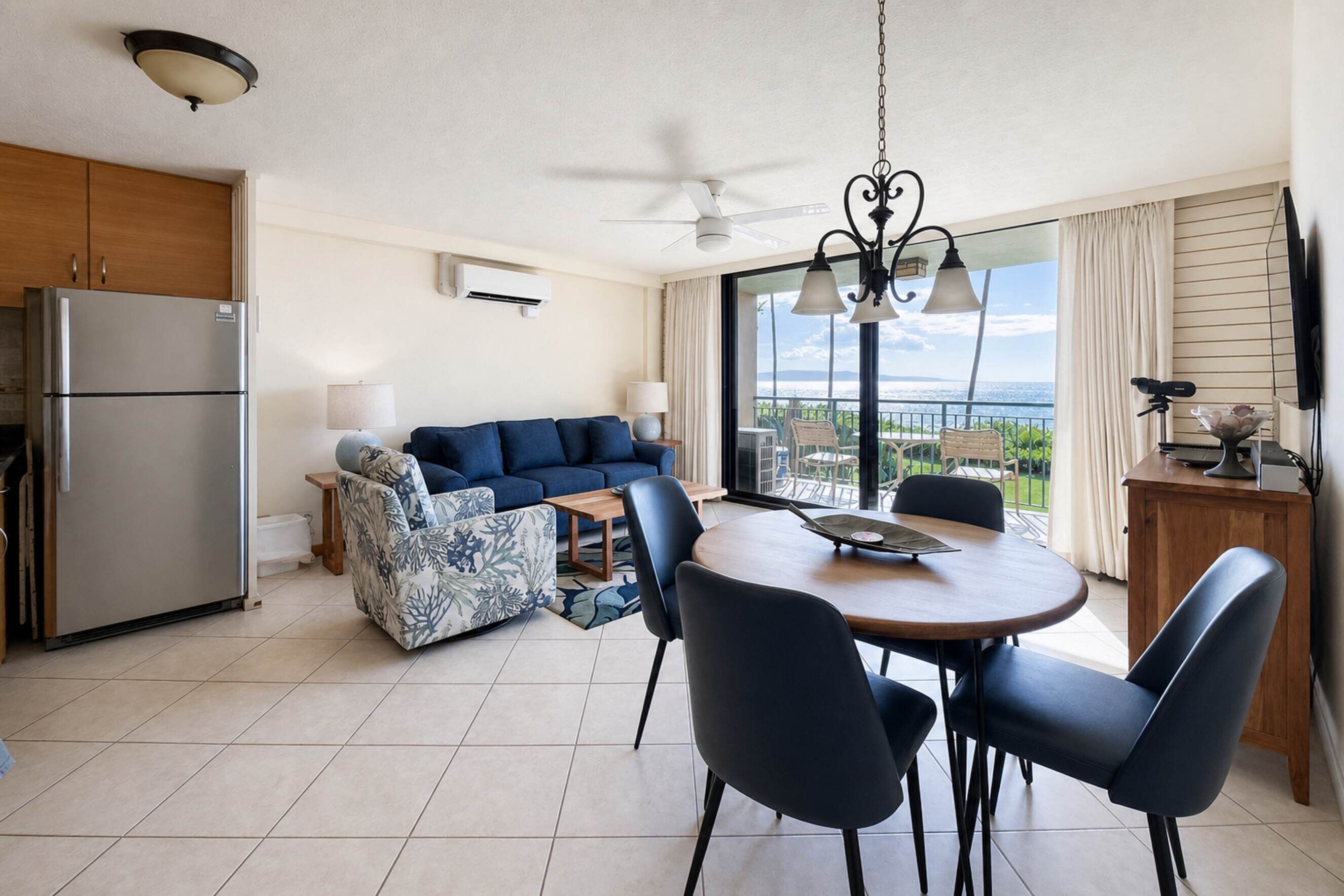 Appart'hôtel, 1 très grand lit et 1 canapé-lit, véranda, vue océan (Punahoa Beach 201) | Intérieur