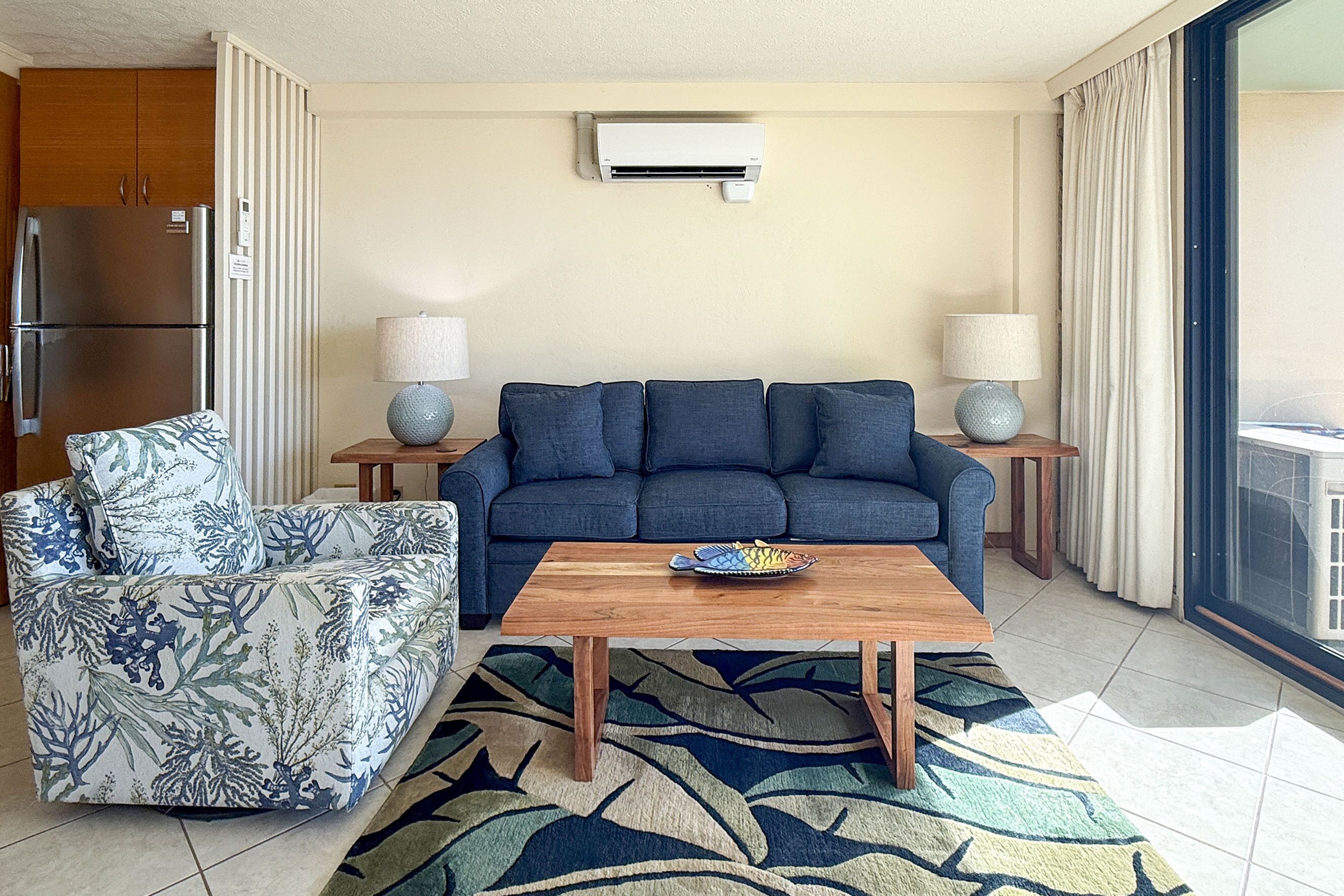 Condo, 1 King Bed with Sofa bed, Lanai, Ocean View (Punahoa Beach 201) | Living area
