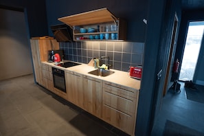 Geladeira, fogão, cooktop, lava-louças