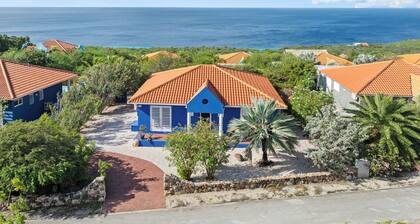 Villa Chuchubi in Coral Estate: 2 Bedroom Oceanview Retreat with Private Garden