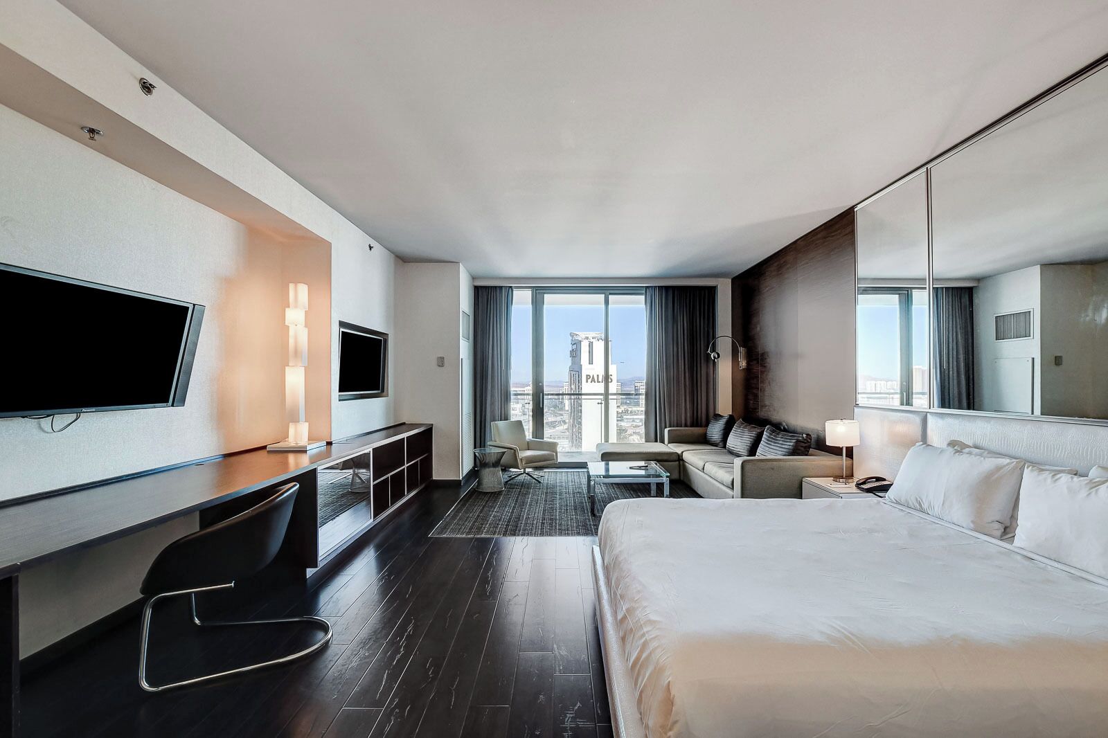 Deluxe Studio Suite, City View | Premium bedding, in-room safe, blackout curtains, iron/ironing board