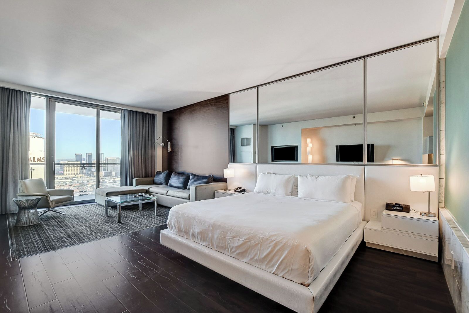 Deluxe Studio Suite, City View | Premium bedding, in-room safe, blackout drapes, iron/ironing board