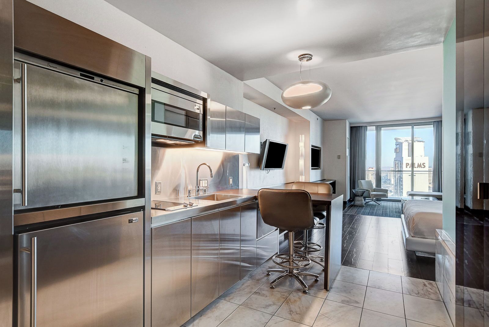 Caja de seguridad en la habitación y cortinas blackout 