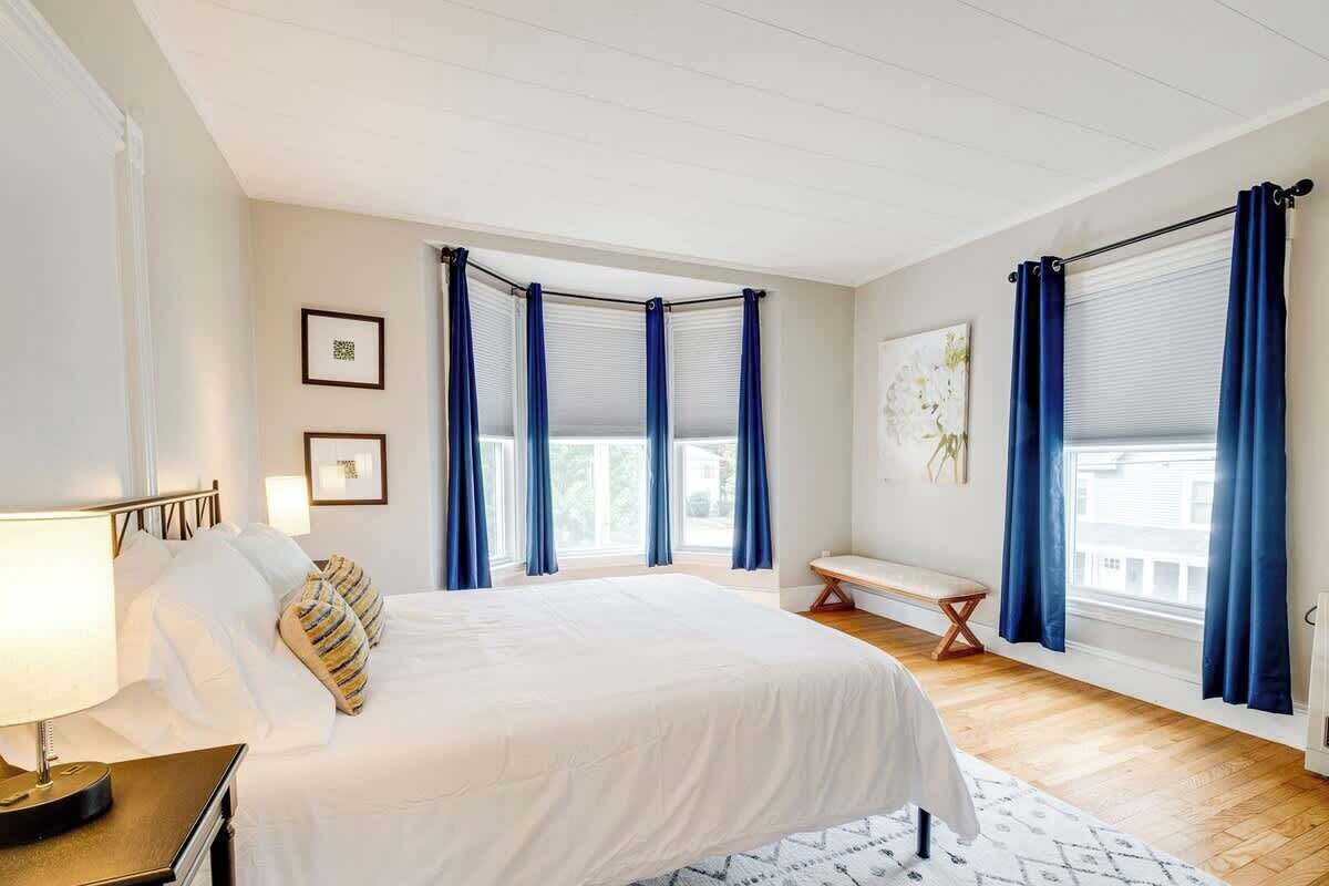 Desk, iron/ironing board, travel crib, WiFi