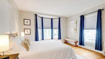 Desk, iron/ironing board, travel crib, WiFi