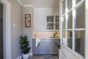 Interior - Sleeps 16+ | W/D | Parking | 15 mins to Old Port (Westbrook)