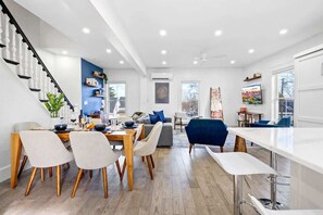 Dining - Sleeps 10 | 2 Kitchens | Near Back Cove | Parking (Portland)