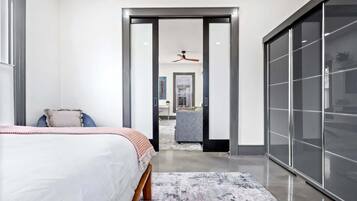 3 bedrooms, iron/ironing board, travel crib, WiFi