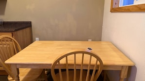 Dining - Sagebrush Inn (Baker)