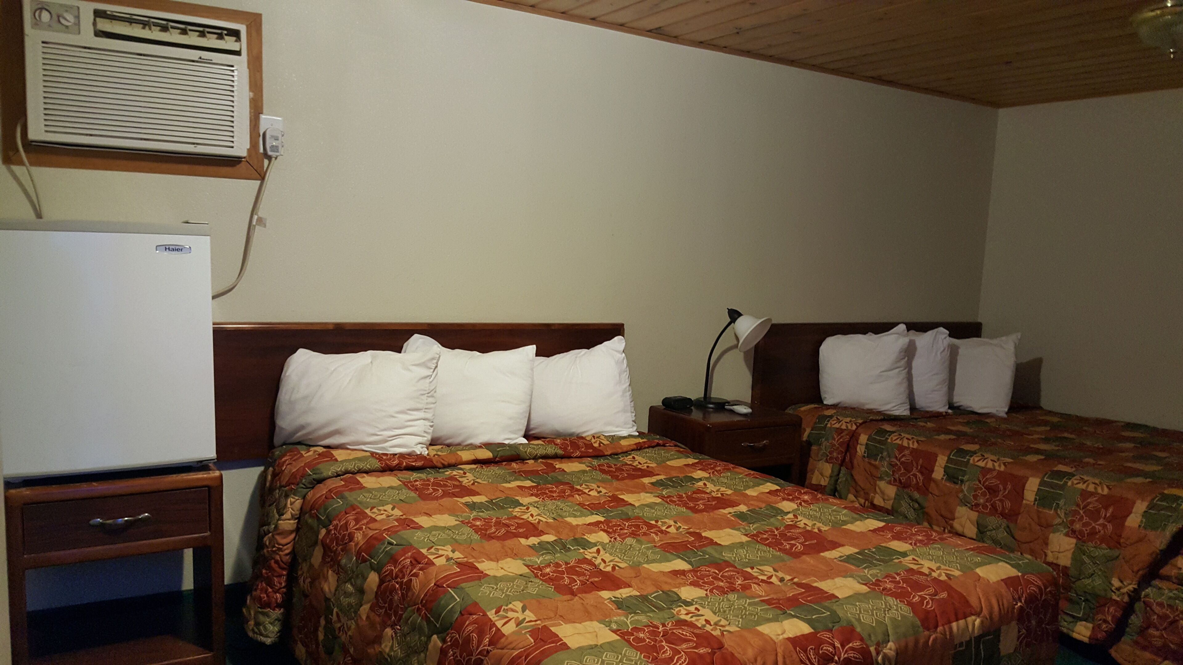 Doppelzimmer | Bügeleisen/Bügelbrett, kostenloses WLAN